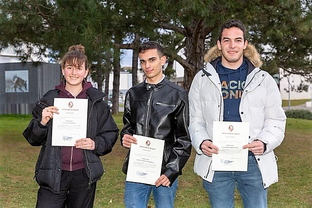 Elena Lozano, José Javier Quintana  y Alejandro Monroy, premiados en la fase autonómica de la Olimpiada de Biología de Navarra